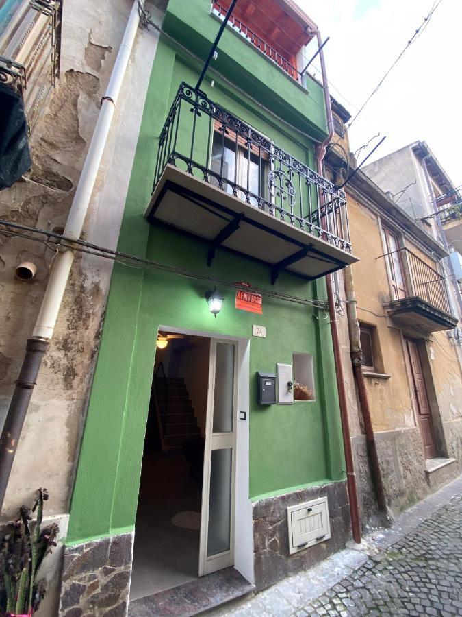 B&B Casetta Verde Felice Шилла Экстерьер фото